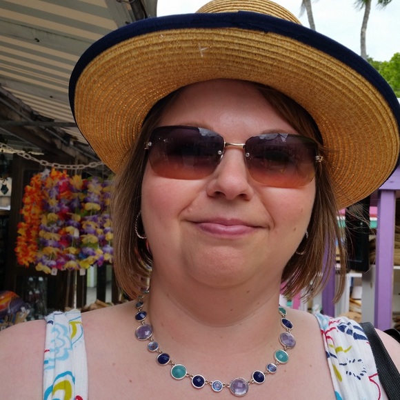 Meet your Posher, Jennifer - Picture 6 of 7